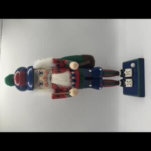 Old World Golfer Charming Golfing Nutcracker Figurine - Colorful Holiday Decor